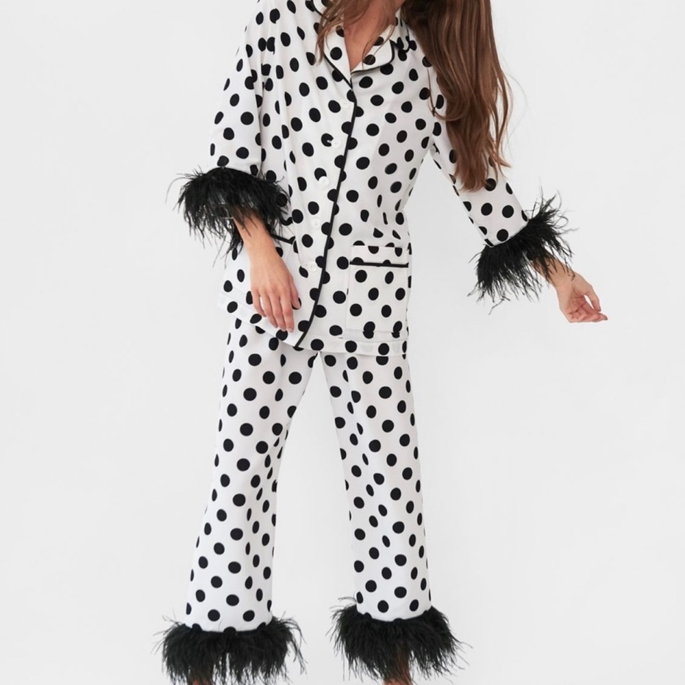 Sleeper Party Pajamas with Feathers in Polka Dot